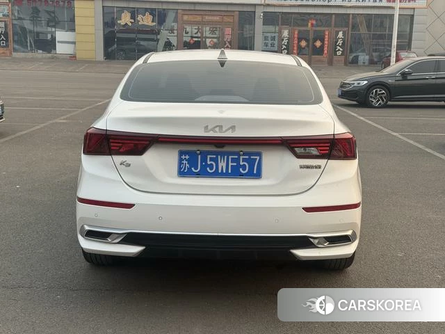Kia K3 2023 Белый из Китая, фото 6