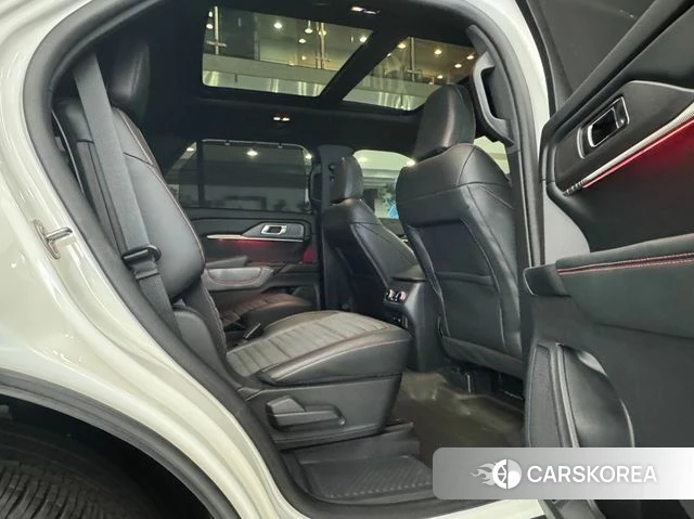 Ford Explorer 6th Generation 2025 Белый из Кореи, фото 6