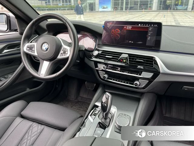 BMW 5 series (imported) 2023 Темно-серый из Китая, фото 6