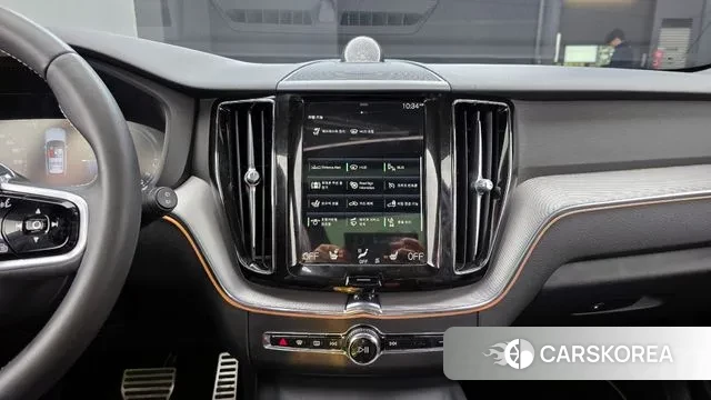 Volvo XC60 second Generation 2021 Белый из Кореи, фото 6