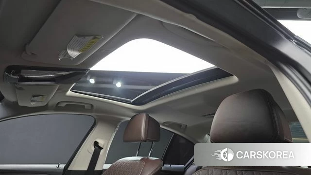 BMW 5 Series (G30) 2018 Белый из Кореи, фото 6