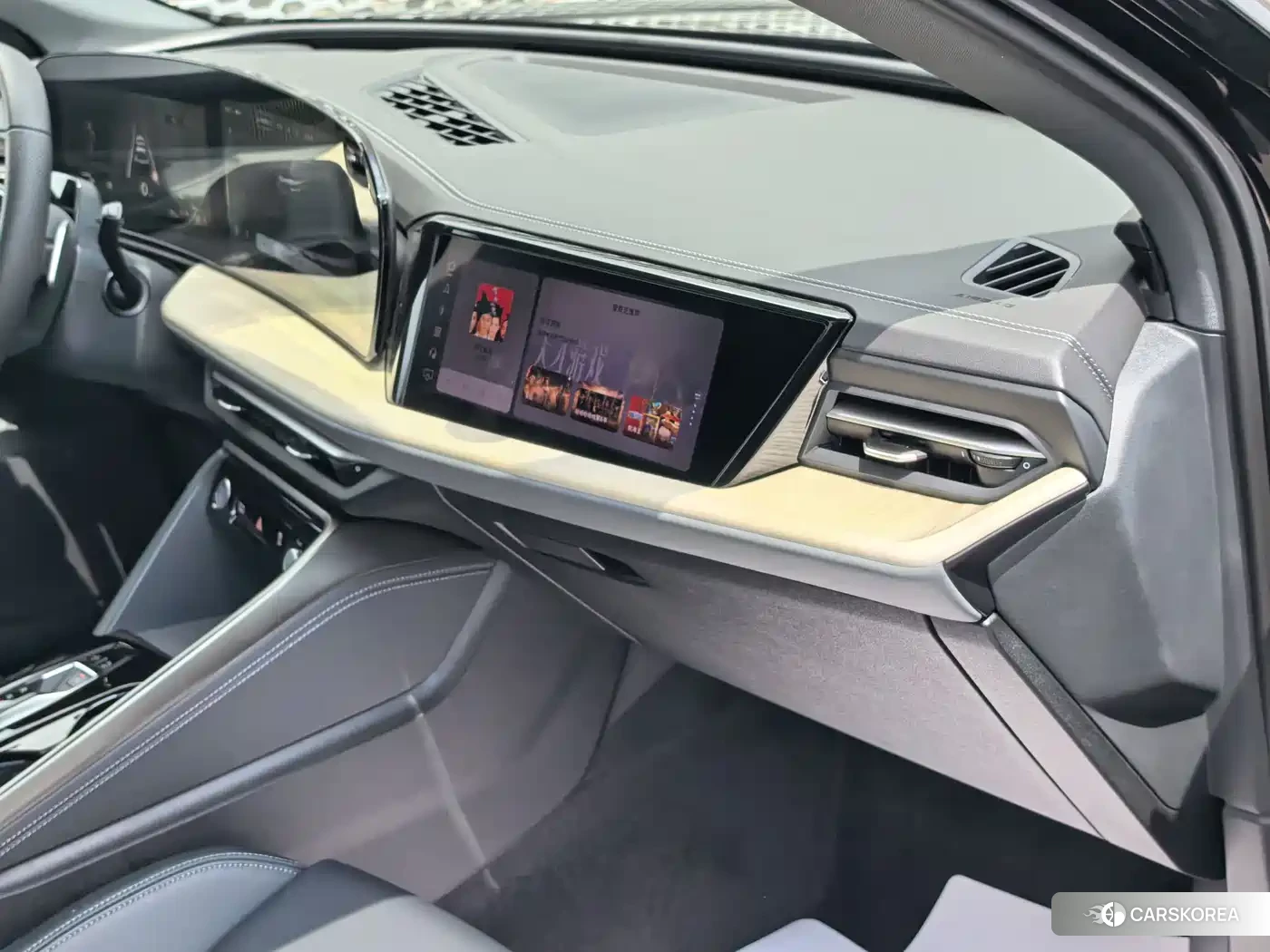 Audi Q5L 2025 Черный из Китая, фото 6