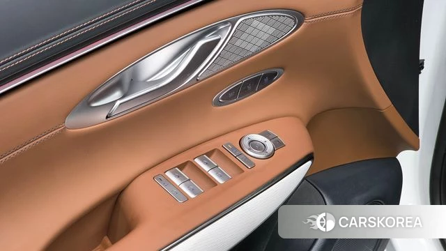Genesis GV70 2025 Белый из Кореи, фото 6