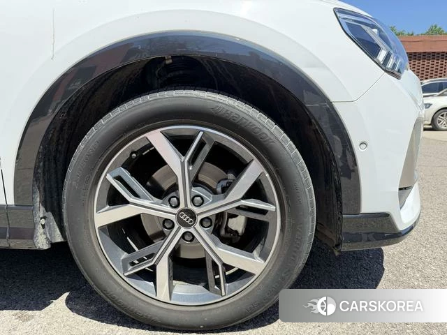 Audi Q3 2024 Белый из Китая, фото 6