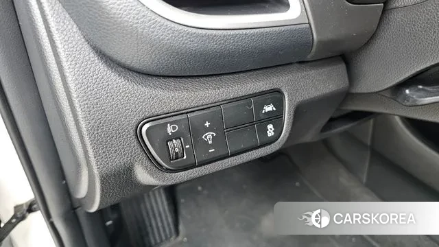 Kia Seltos 2022 Белый из Кореи, фото 6