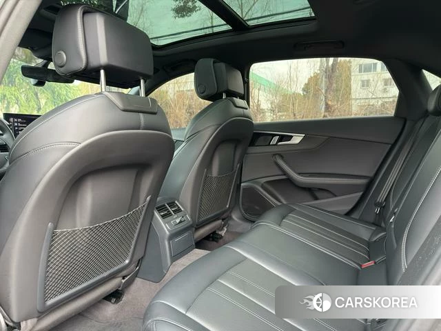 Audi A4L 2024 Темно-серый из Китая, фото 6
