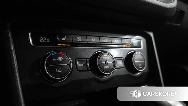 Volkswagen Tiguan second Generation 2018 Белый из Кореи, фото 6