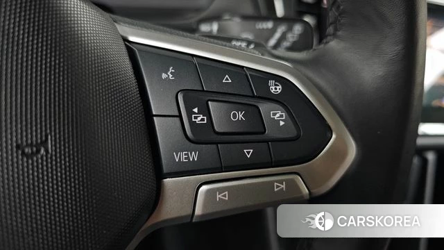 Volkswagen Tiguan Allspace 2024 Белый из Кореи, фото 6