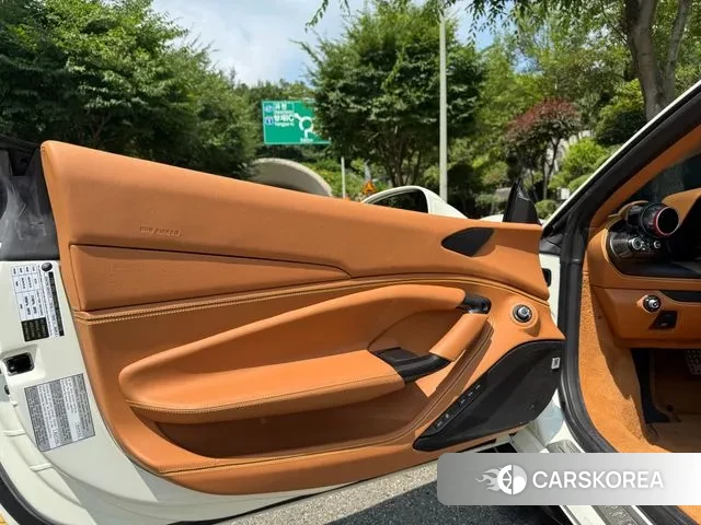Ferrari F8 Spider 2021 Белый из Кореи, фото 6