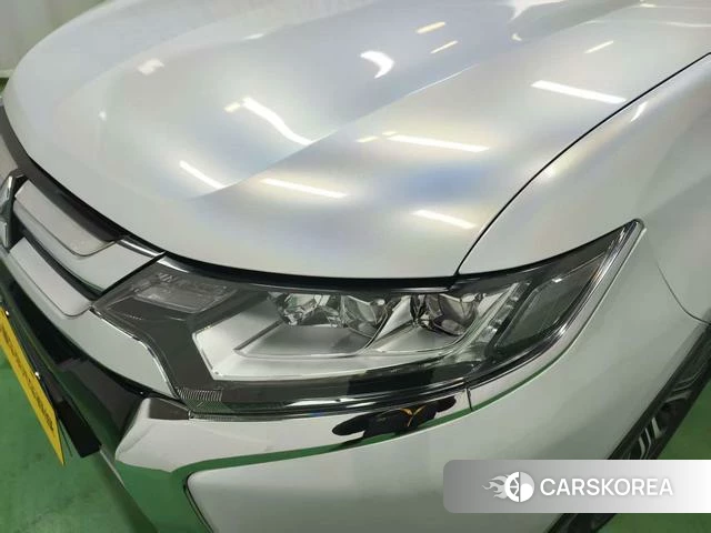Mitsubishi  Outlander 2018 Белый из Китая, фото 6