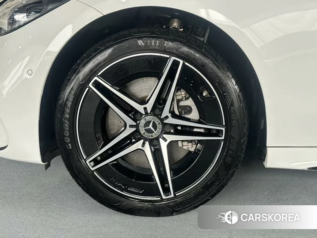 Mercedes-Benz Class C 2024 Белый из Китая, фото 6