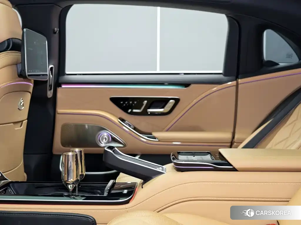 Mercedes-Benz Maybach S-Class 2023 Champagne/brown из Китая, фото 6
