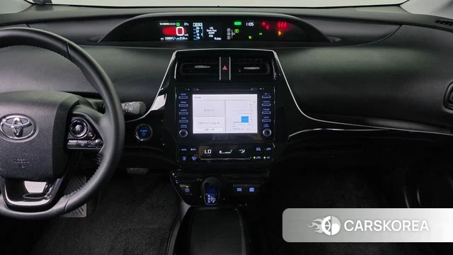 Toyota Prius 4th Generation 2022 Белый из Кореи, фото 6