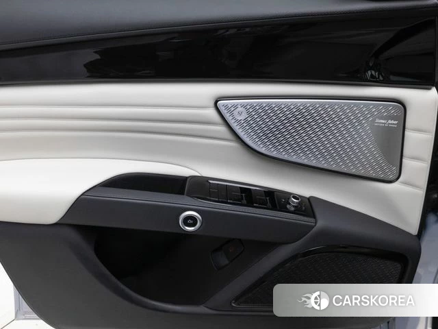 Maserati Grecale 2024 Светло-серебряный цвет из Кореи, фото 6