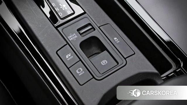 Toyota Prius 5th Generation 2024 Желтый из Кореи, фото 6