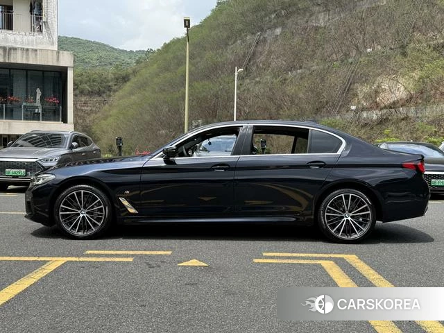 BMW 5 series 2022 Черный из Китая, фото 6