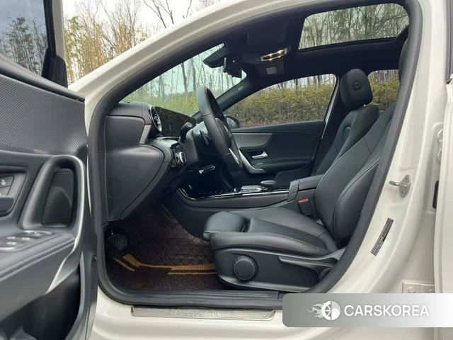 Mercedes-Benz Class A 2021 Белый из Китая, фото 6