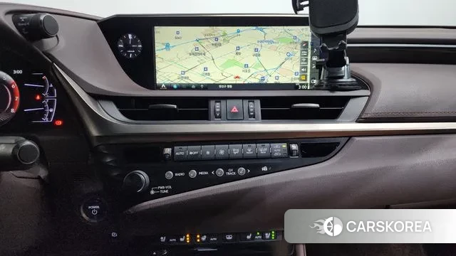 Lexus ES300h 7th generation 2018 Белый из Кореи, фото 6