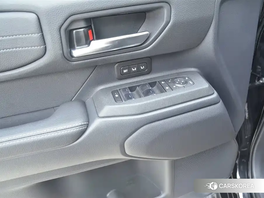 Toyota Land Cruiser 2026 Черный из Китая, фото 6