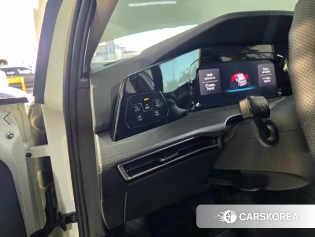Volkswagen Golf 8th Generation 2026 Белый из Кореи, фото 6
