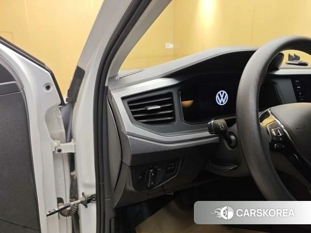 Volkswagen Polo 2023 Белый из Китая, фото 6