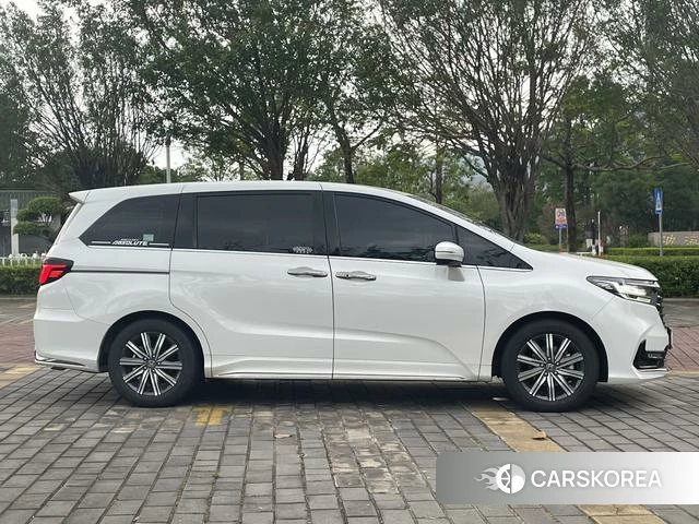 Honda Odyssey 2024 Белый из Китая, фото 6