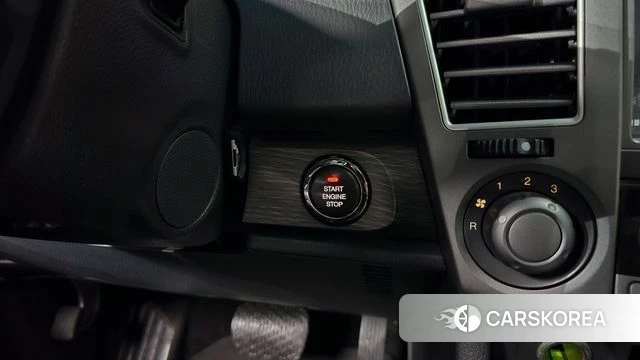 Ssangyong Korando Turismo 2019 Серый из Кореи, фото 6