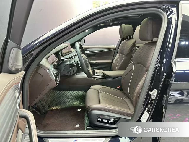 BMW 5 series 2020 Черный из Китая, фото 6