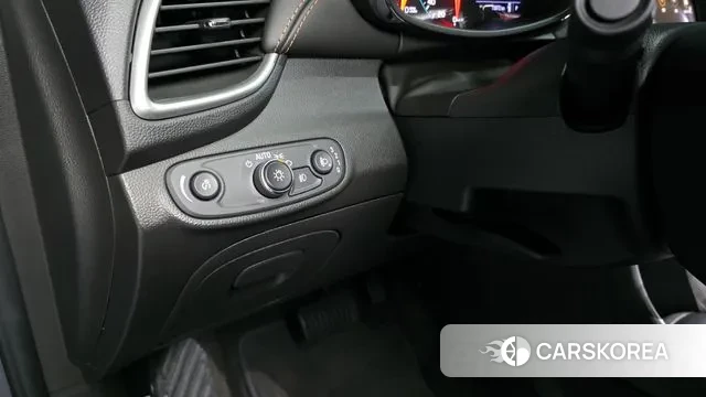 Chevrolet (GM Daewoo) The New Trax 2019 Серый из Кореи, фото 6