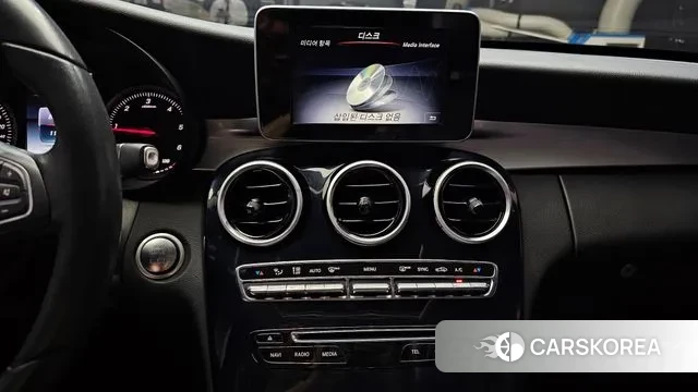 Mercedes-Benz C-Class W205 2018 Белый из Кореи, фото 6
