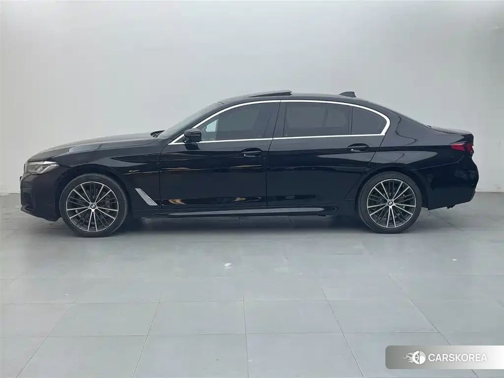 BMW 5 series 2023 Черный из Китая, фото 6