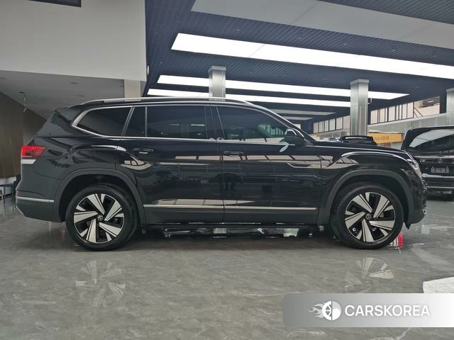 Volkswagen Tourang 2024 Черный из Китая, фото 6