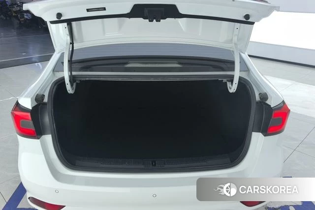 Roewe i5 2020 Белый из Китая, фото 6