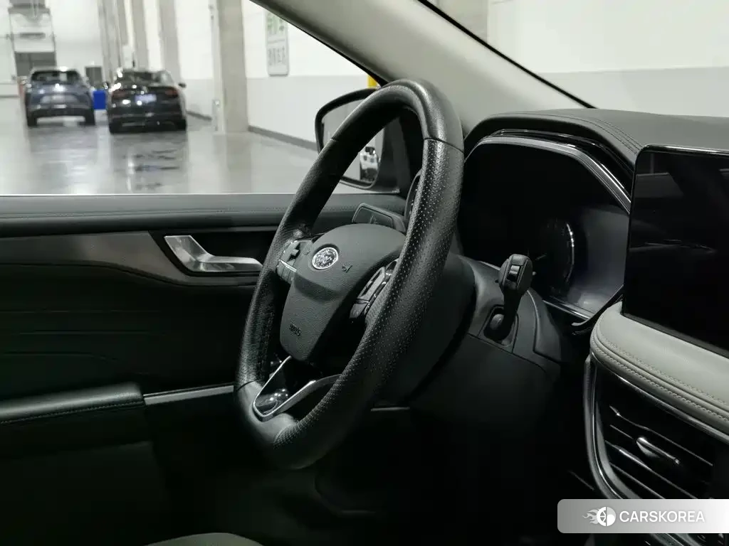 Ford Escape 2022 Черный из Китая, фото 6