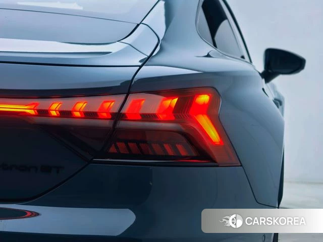 Audi RS e-tron GT 2023 Синий из Китая, фото 6