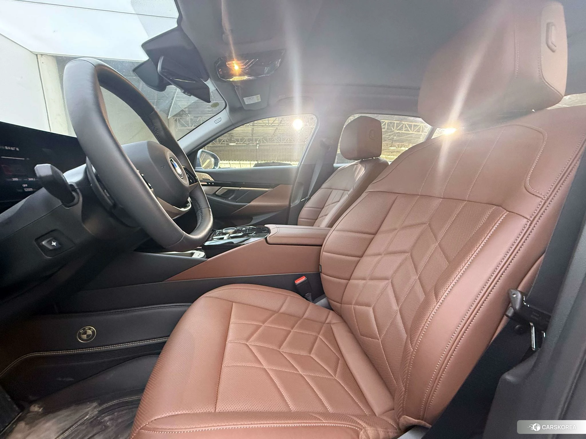 BMW 5 series 2024 Темно-серый из Китая, фото 6