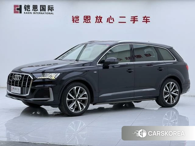 Audi Q7 2021 Черный из Китая, фото 6