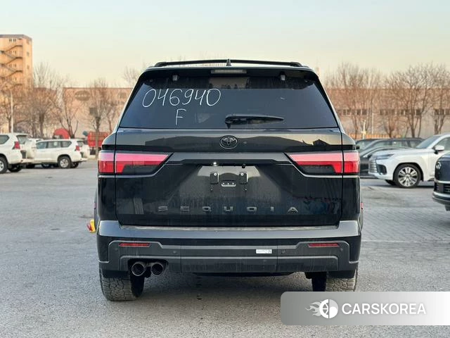 Toyota Sequoia 2024 Черный из Китая, фото 6