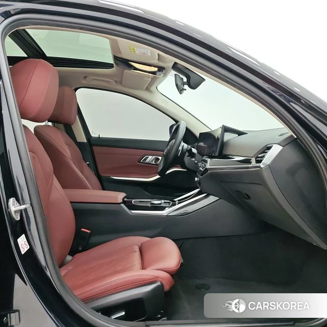 BMW 3 series 2023 Черный из Китая, фото 6