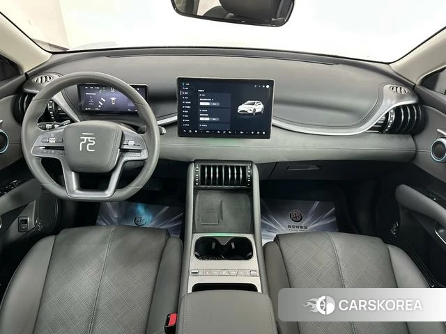 BYD Yuan PLUS 2025 Серебристо-серый из Китая, фото 6