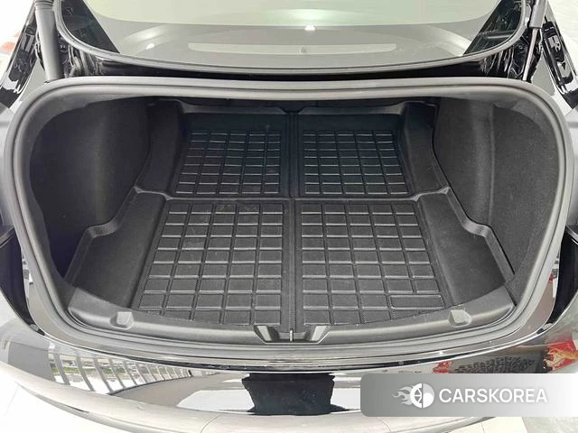 Tesla Model 3 2023 Черный из Китая, фото 6