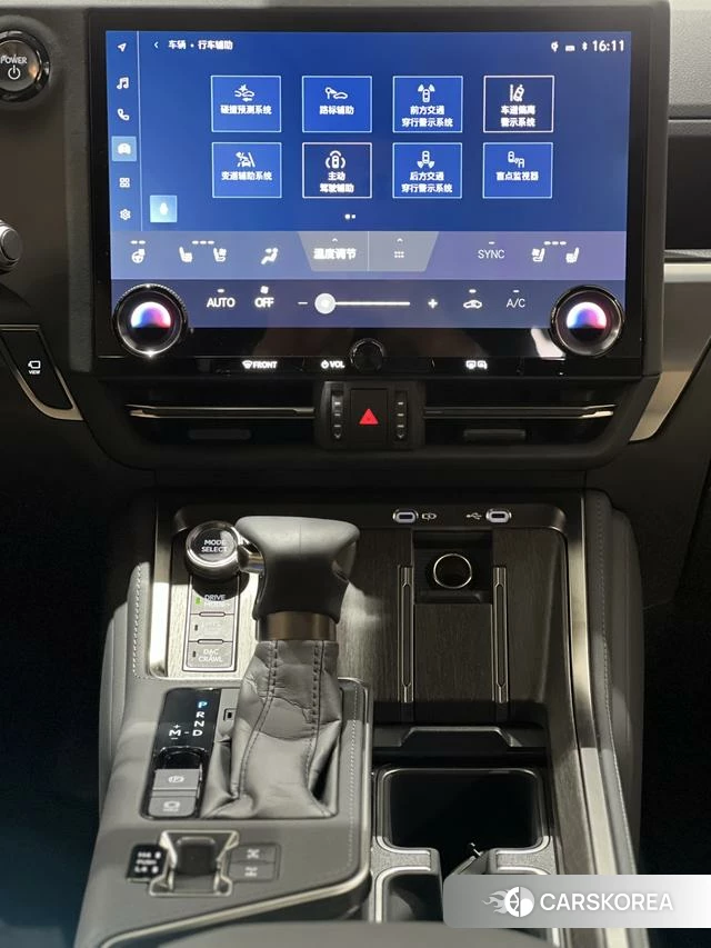 Lexus GX 2025 Серебристо-серый из Китая, фото 6
