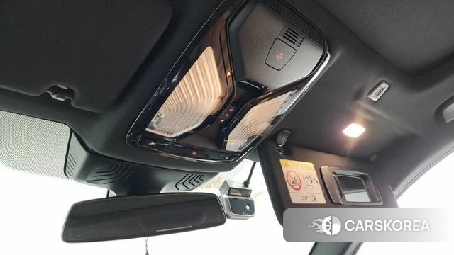 BMW 5 Series (G30) 2022 Серебристо-серый из Кореи, фото 6