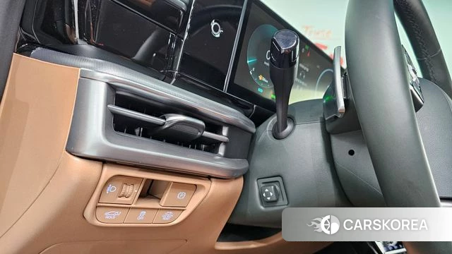 Hyundai Grandeur Hybrid (GN7) 2023 Серебристо-серый из Кореи, фото 6