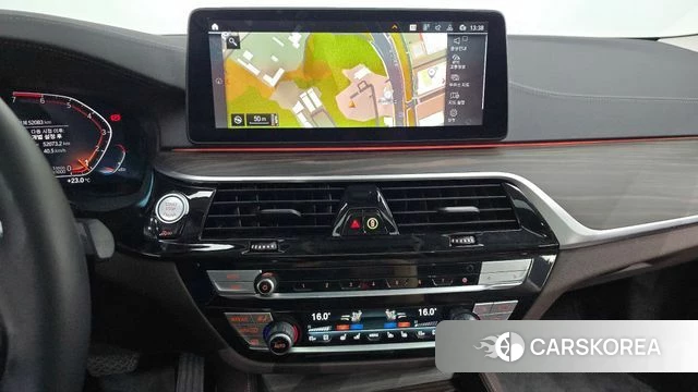 BMW 5 Series (G30) 2023 Черный из Кореи, фото 6
