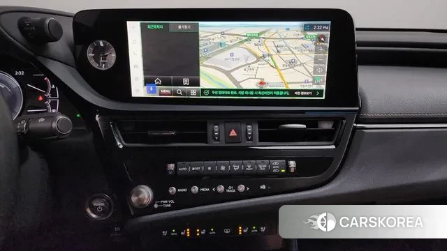 Lexus ES300h 7th generation 2023 Белый из Кореи, фото 6