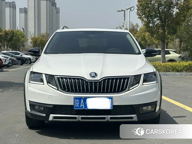 Skoda Octavia 2021 Белый из Китая, фото 6