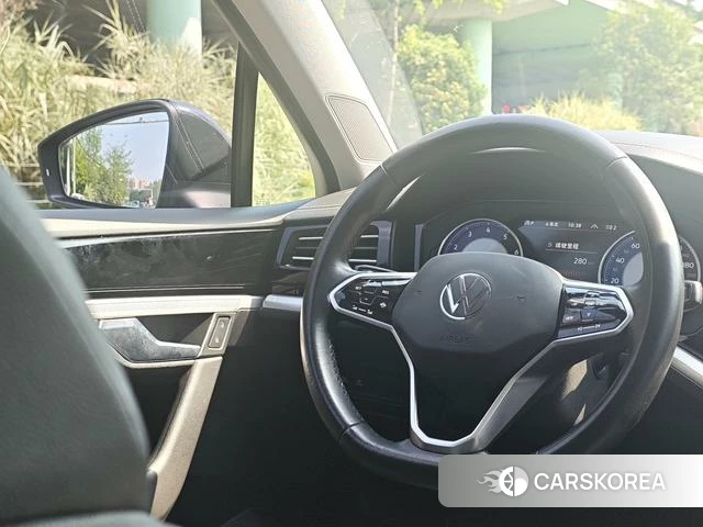 Volkswagen Touareg 2021 Черный из Китая, фото 6