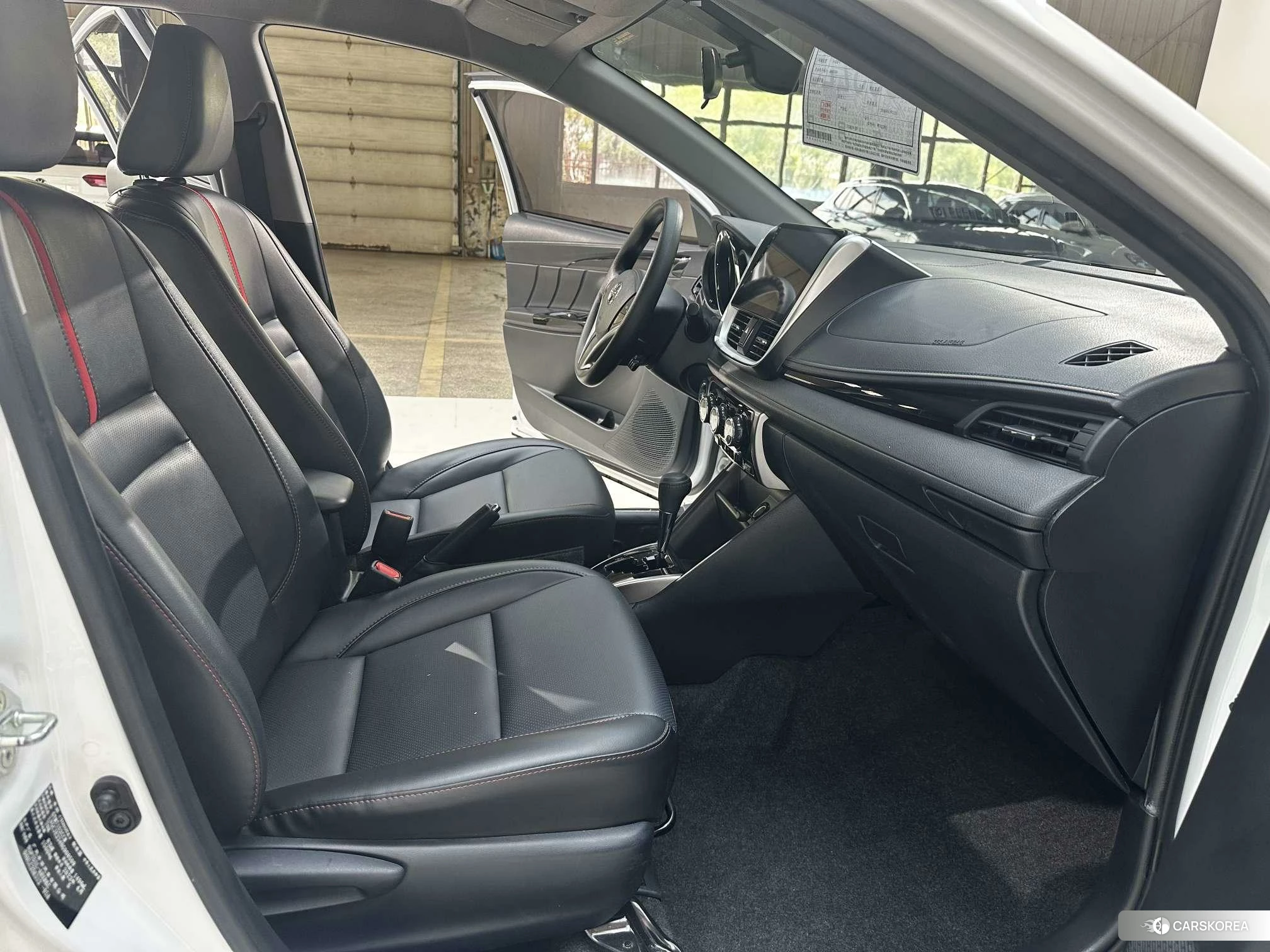 Toyota Yaris L 2021 Белый из Китая, фото 6