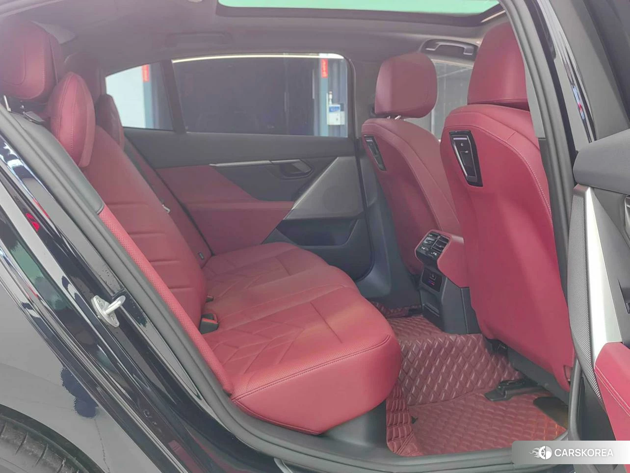 BMW 5 series 2024 Черный из Китая, фото 6